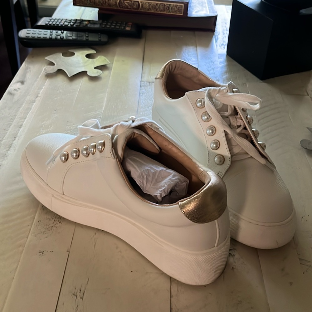 Alex Marie, white pearl sneaker. As new!